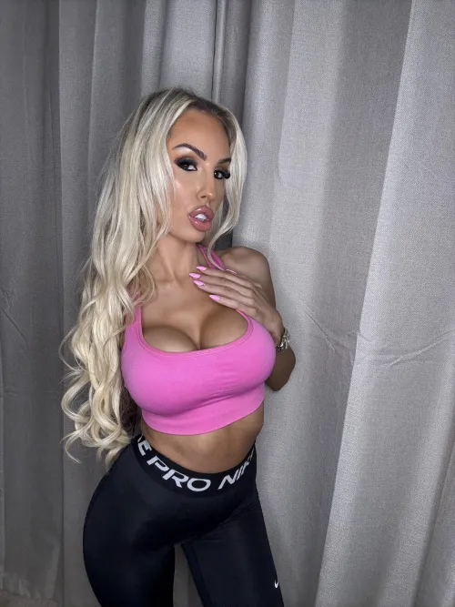 Beautiful in leggings