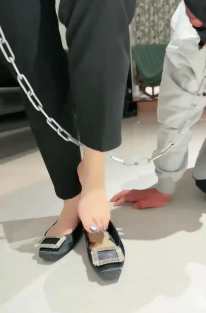 Beg me to let you eat this dirt, worm!