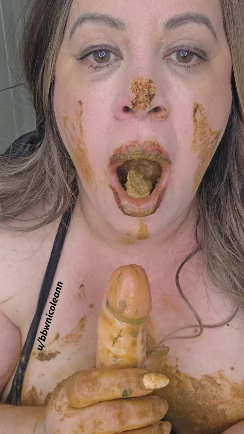 Beginners first lesson: kiss your queen's mouth and feel the lovely taste of your new addiction.