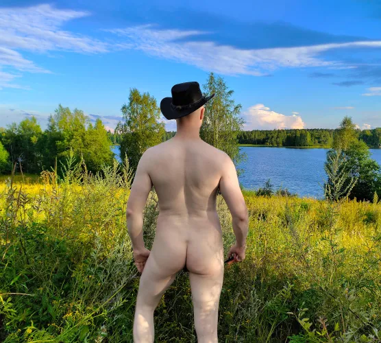 Being naked outside is the best feeling ever 