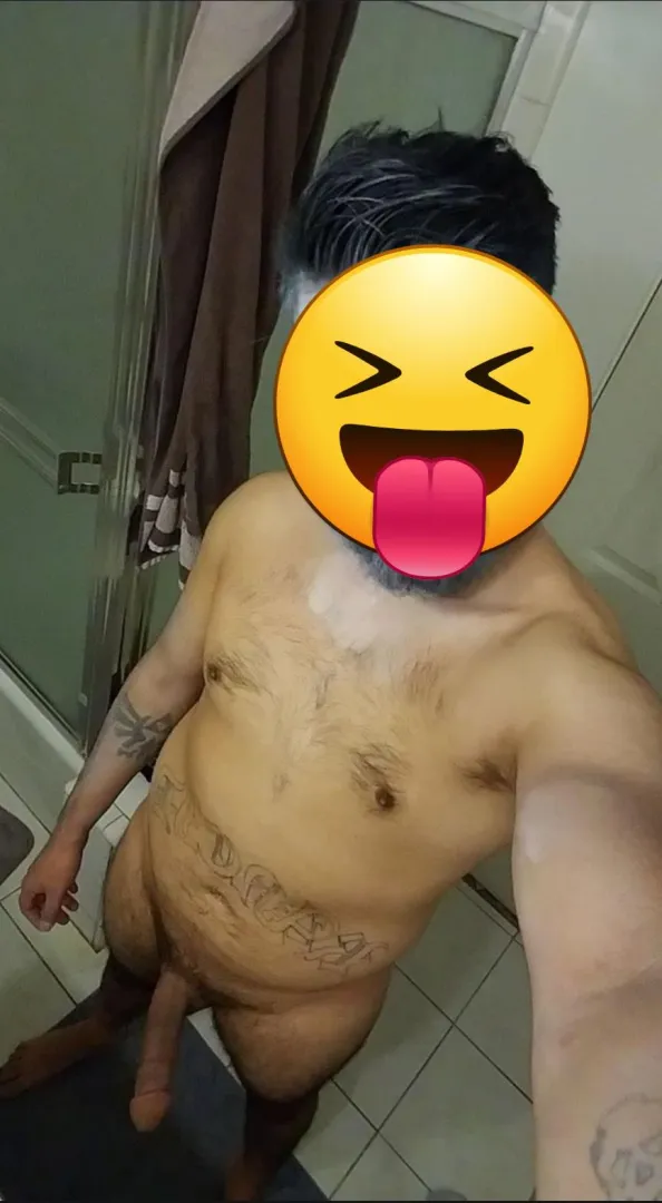 #Bellingham Latino looking for new friends to play with.