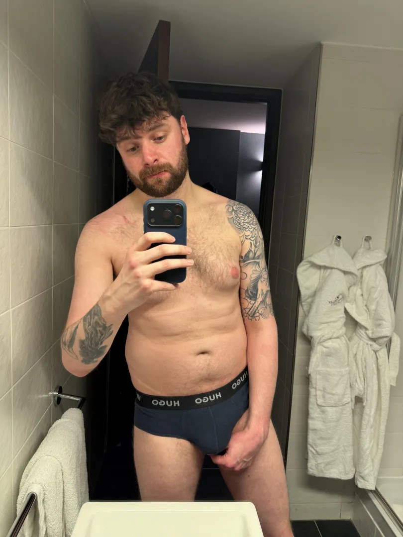 Best thing about travelling for work is the hotel lighting