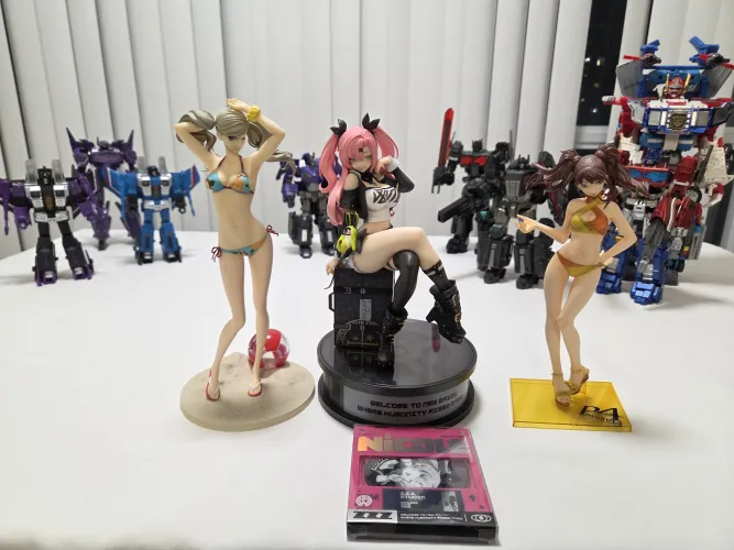 Bikini Ann and Rise joined by Nicole Demara for the twintail trinity