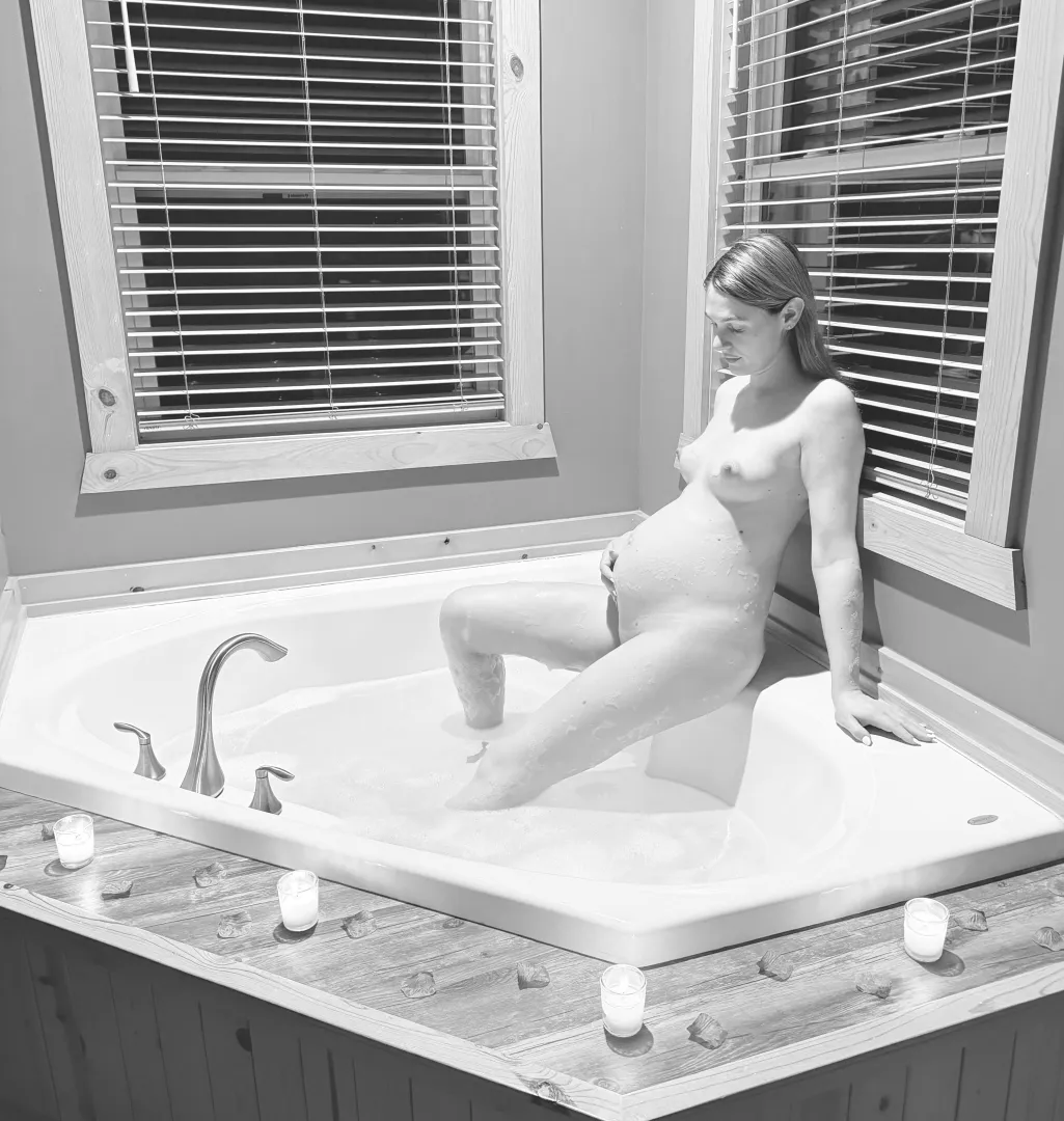 Black and white baby bump:)