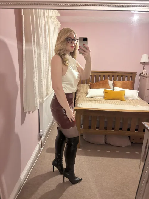 Black stiletto leather boots just work