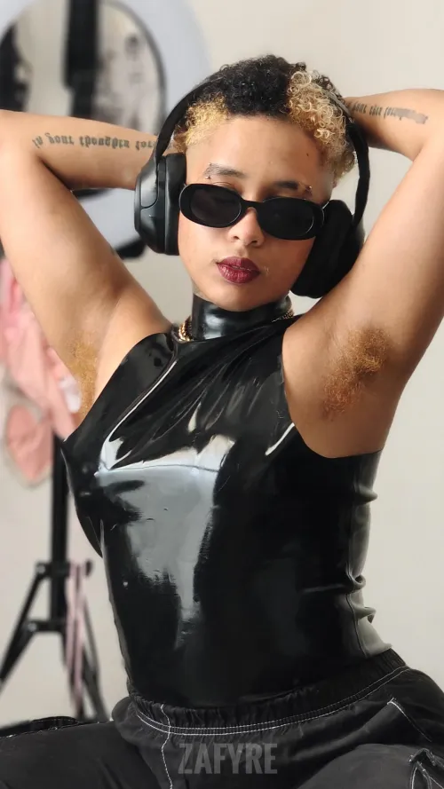 Bleached Hairy Armpits Team!