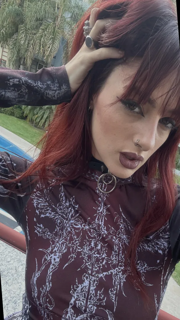 Bored + horny, need a host within city talk on lg:.Iunaromes'.