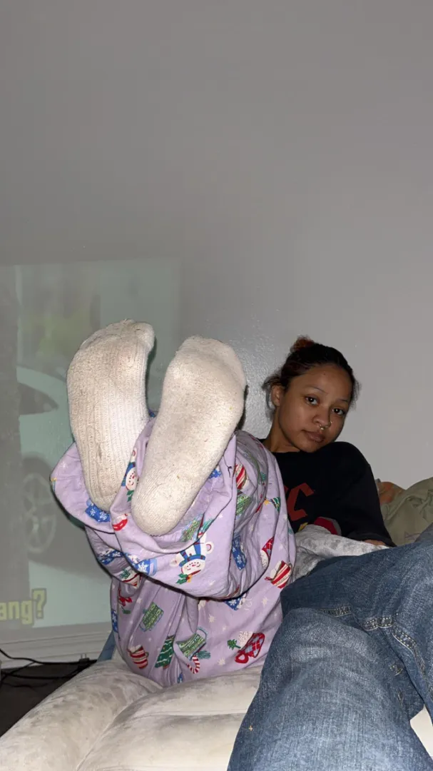 Bra good boy and sniff my dirty socks