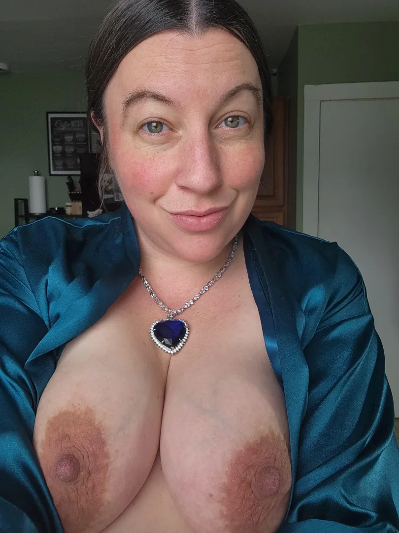 Breed me like one of your French girls  I love learning about your out-there kinks [selling] [piss] [Mommy] [pregnant] [taboo]