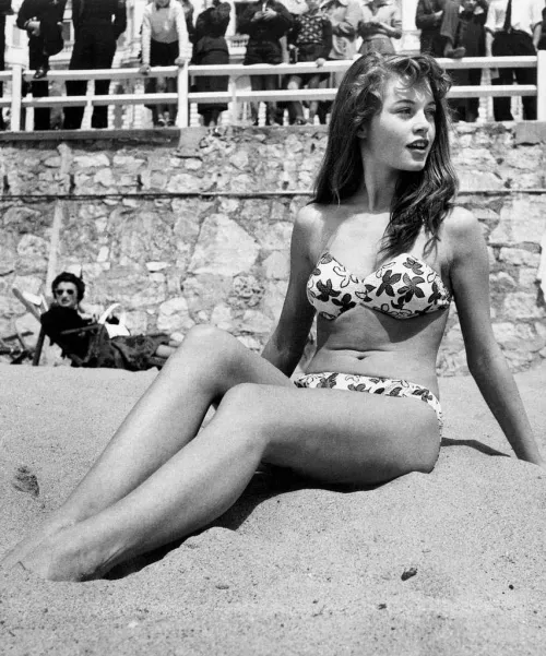 Brigitte Bardot (Cannes, 1953)
