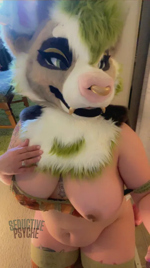 Bruh my boobs are so heavy.. hold them 