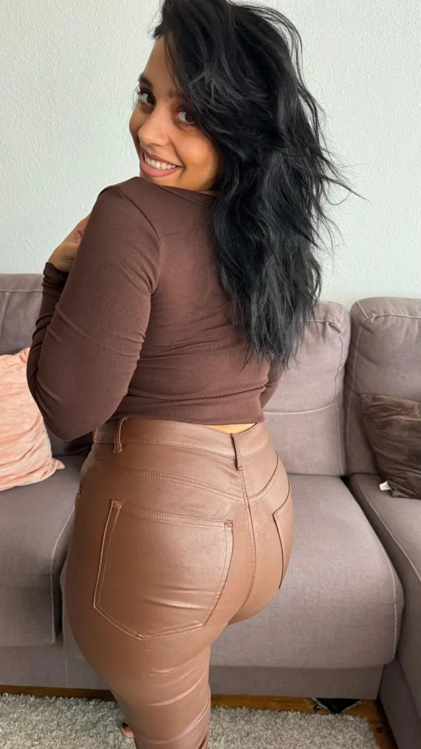 Built for backshots: this peach stays juicy but never bruises