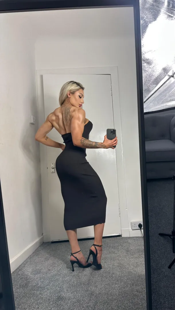 Built for your viewing pleasure (oc)