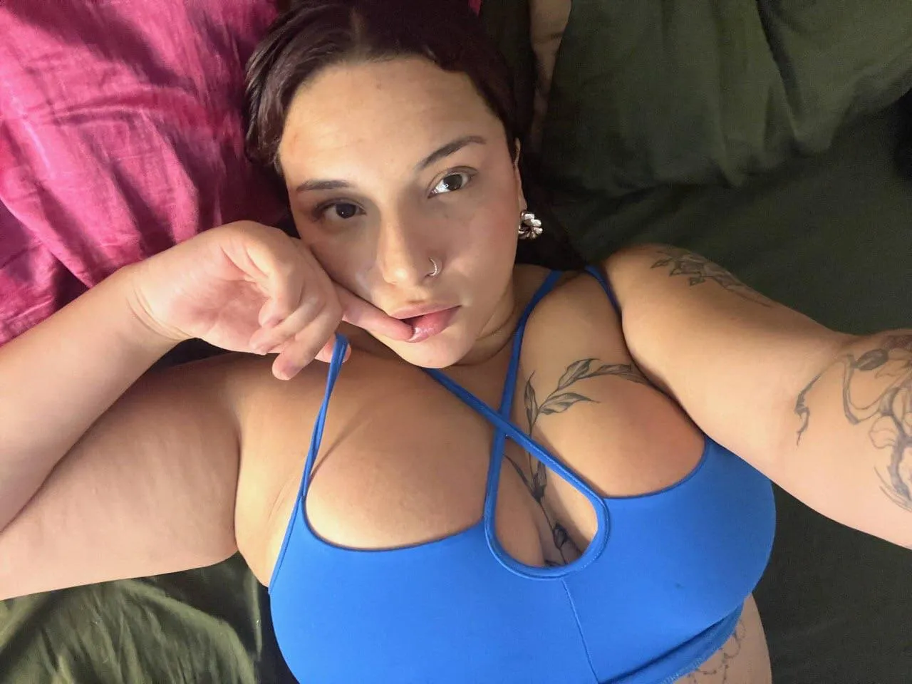 Built heavy up top and loving the attention