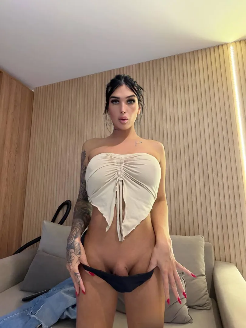 can a girl like me convince you to stay in bed?