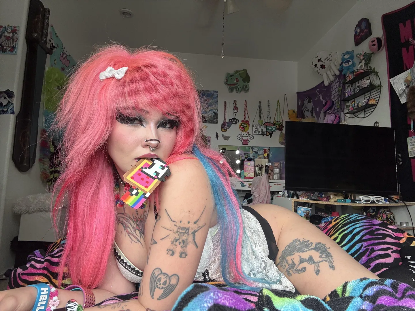 Can i be your scene gf? >.<