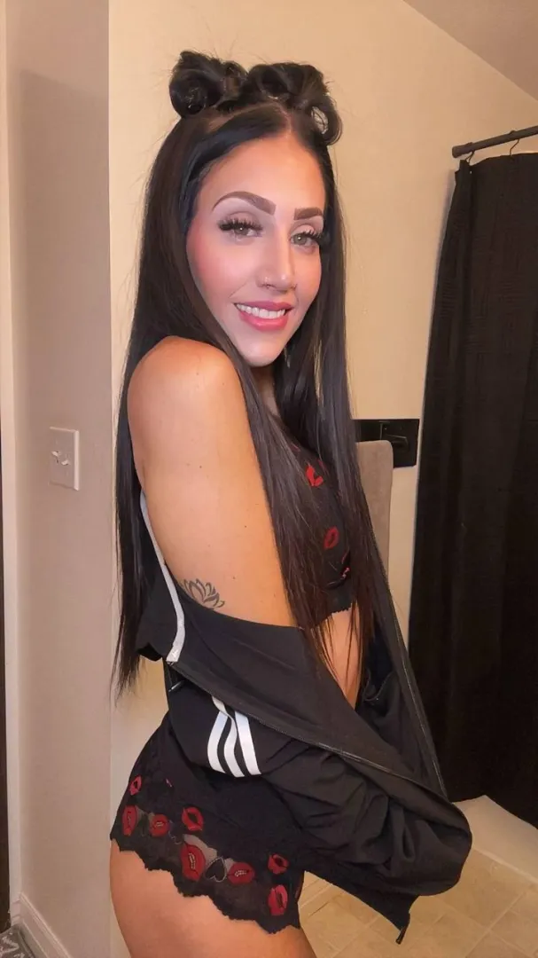 Can I send you nudes… even if you’re married? Yes or no