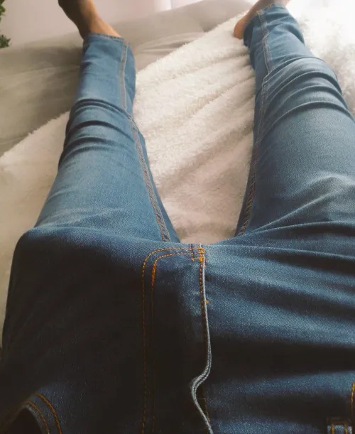 Can somebody get rid of these jeans (M26)