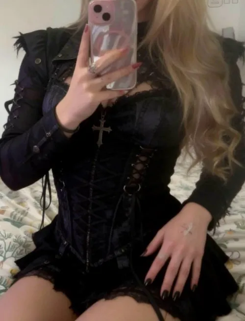 can u outdo my man and make me squirt for both of you ?