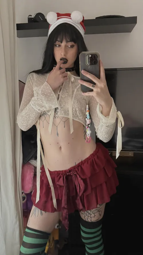 Can’t host rn but I’m in a mood - reply me on lnsta:.Iunaromes'.