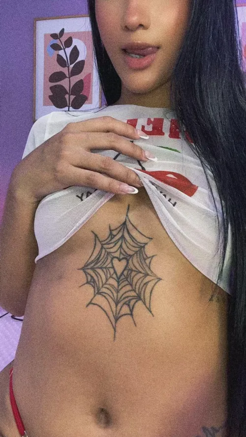 Careful, once you get caught in my web, there’s no way out. Want to see where the heart leads? ️[samantakane]