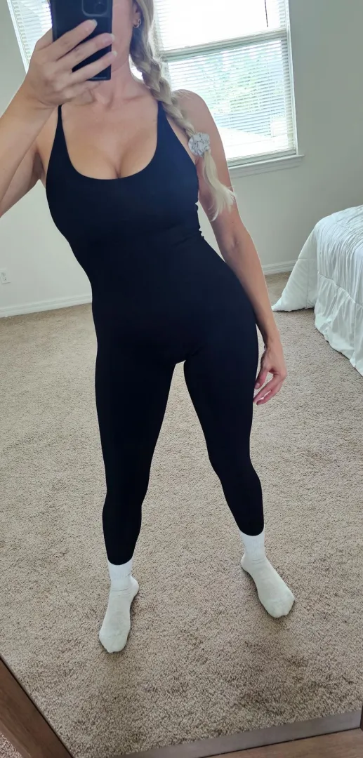 Caught my reflection at the gym... wanna be my spotter