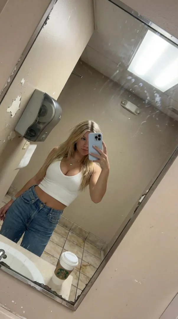 caught my tummy looking cute today :)