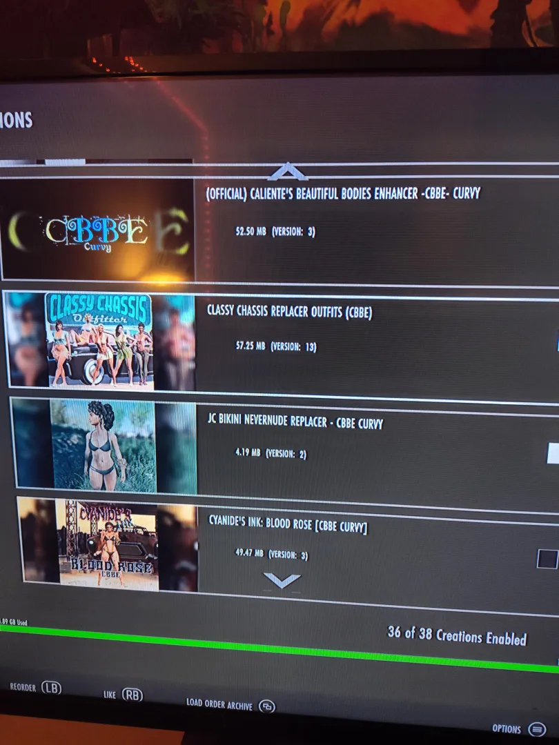 cbbe clothes keep bugging out