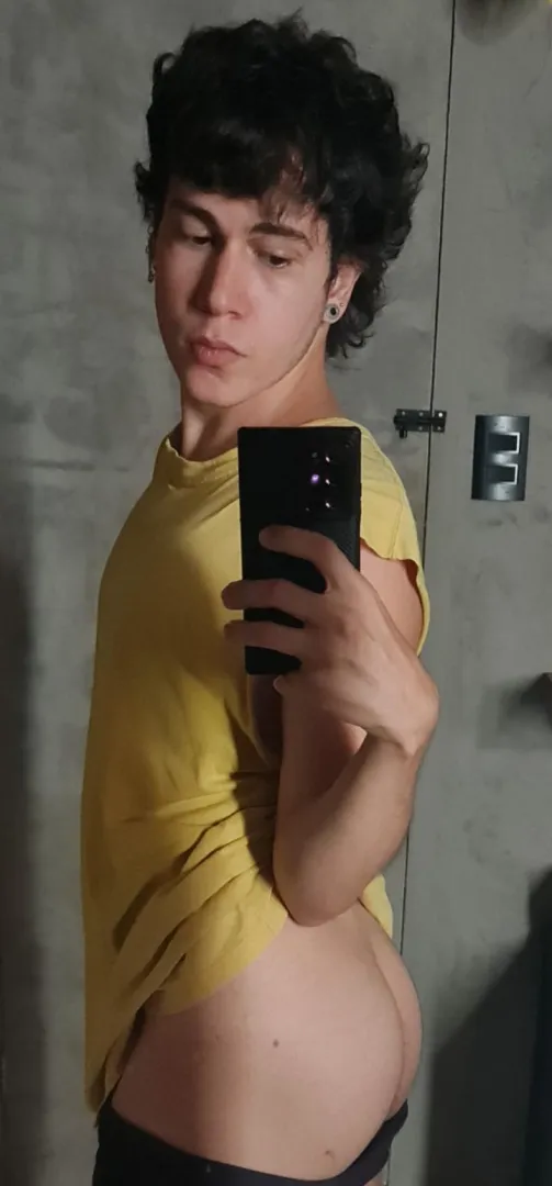 Chama dm se quiser o cuzinho 