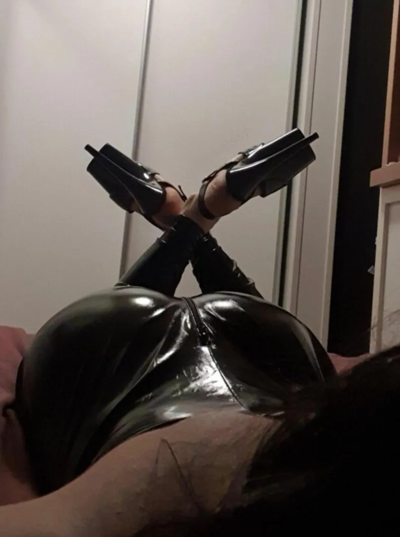 Cheeks on full gloss mode 