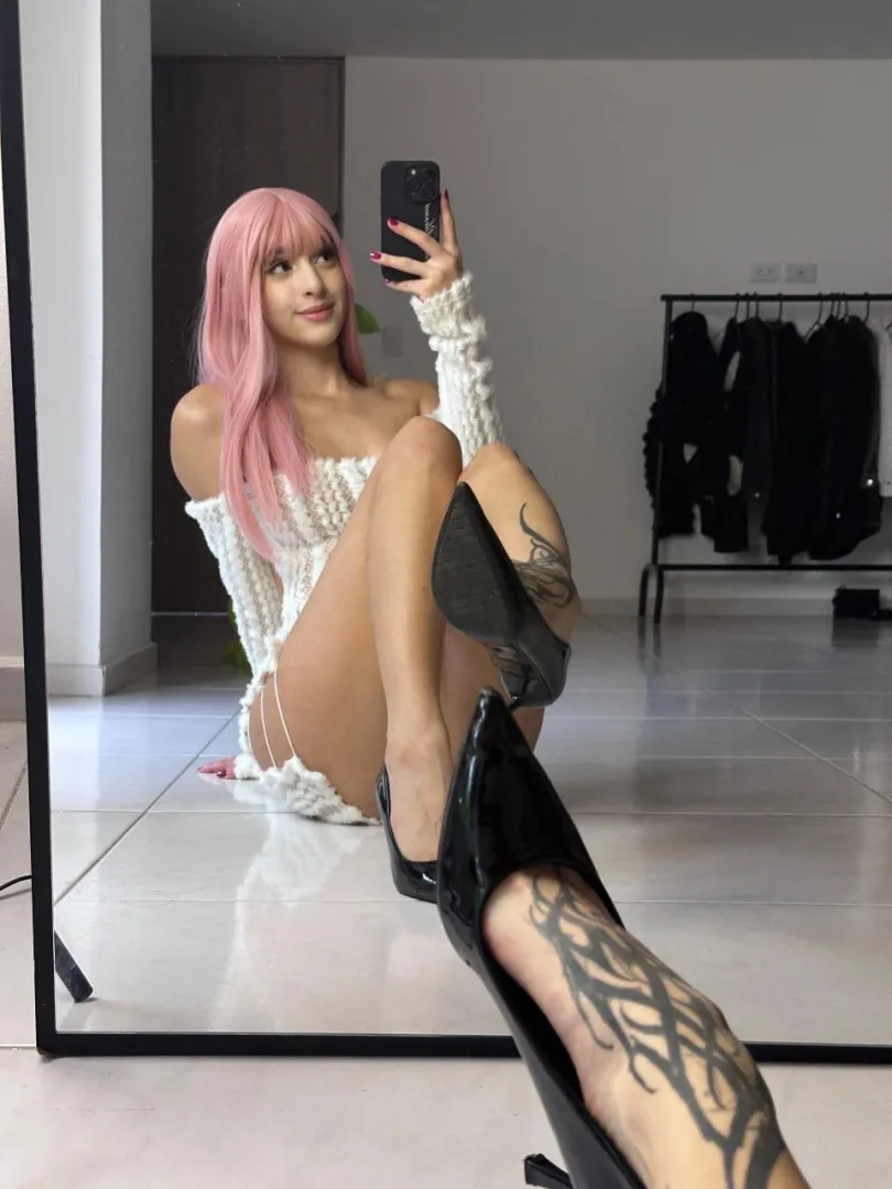 chilling in front of my mirror like this