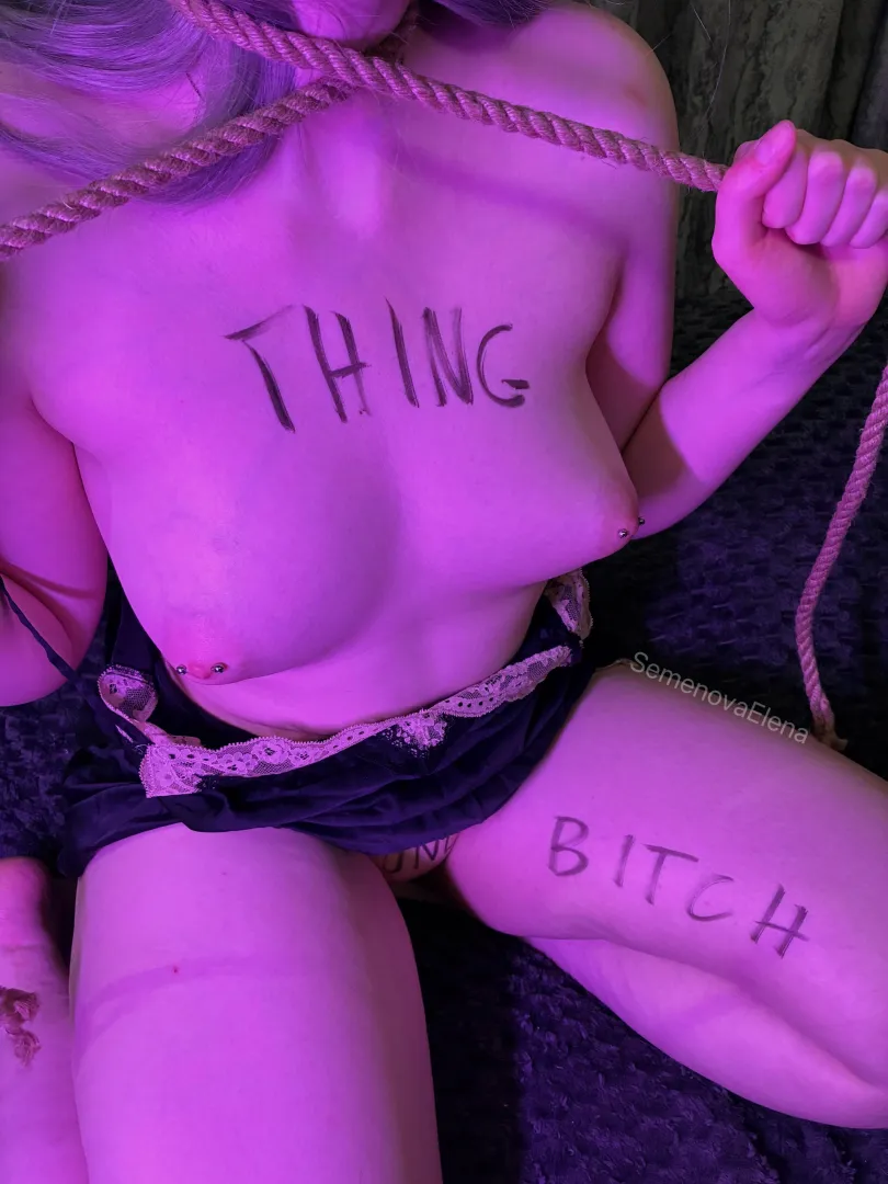 Choke me hard! I’m just a thing… ‍♀️