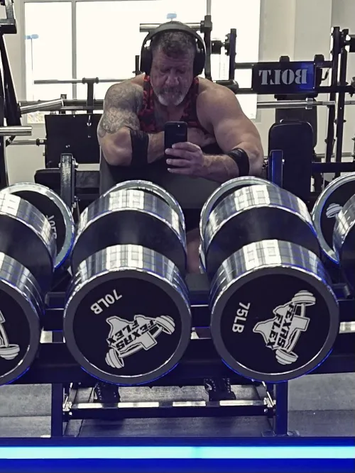 Clear Lake - M4F or couple - Drinks at Volcano room tonight? Or somewhere near?