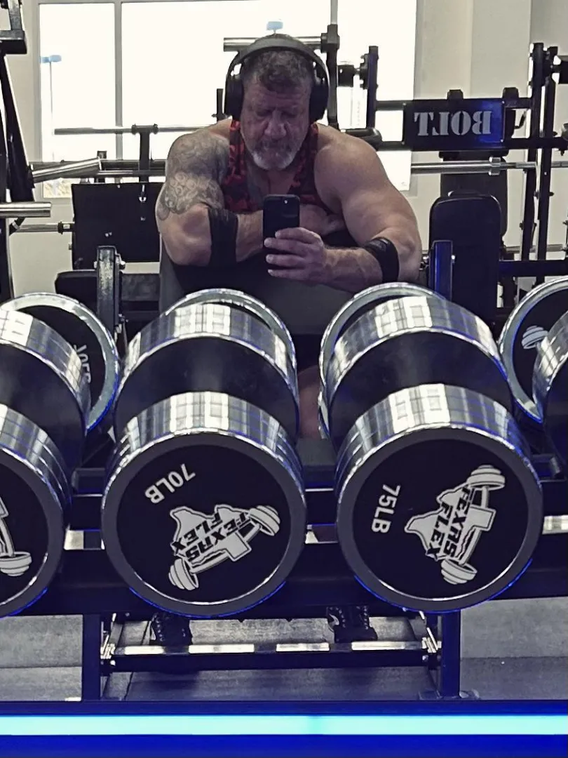 Clear Lake - M4F or couple - Drinks at Volcano room tonight? Or somewhere near?