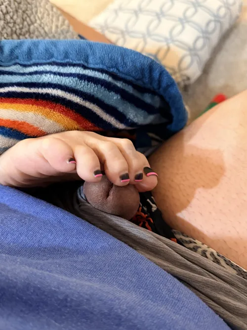 Cold toes on a warm cockhead nothing better