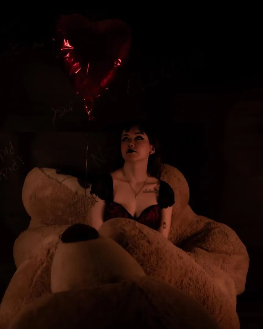 Come check out the new goth mommy sets ✨