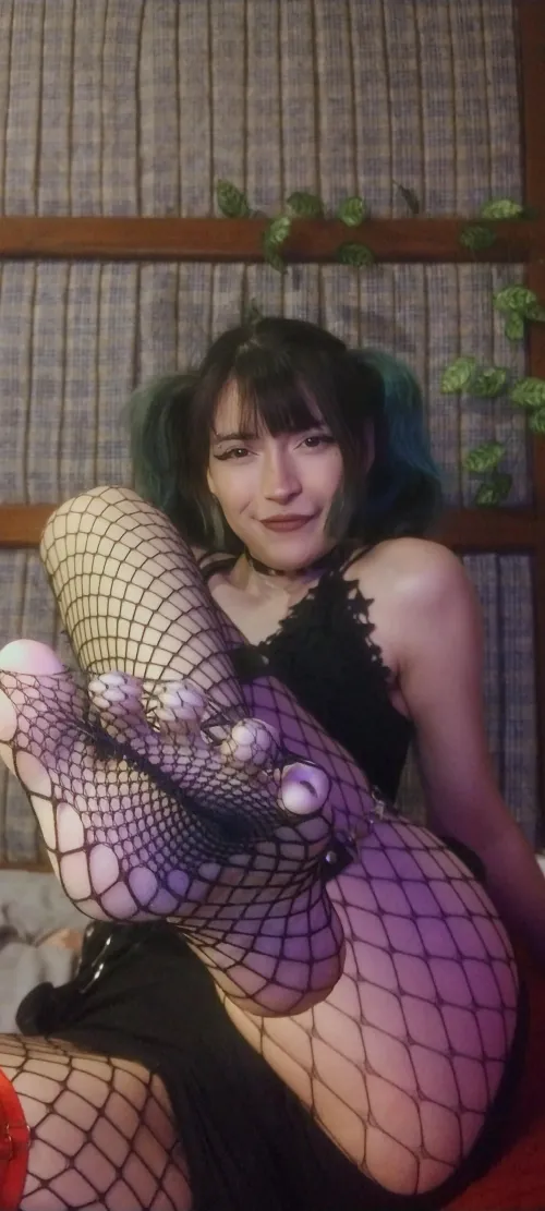 Come closer and let me devour you