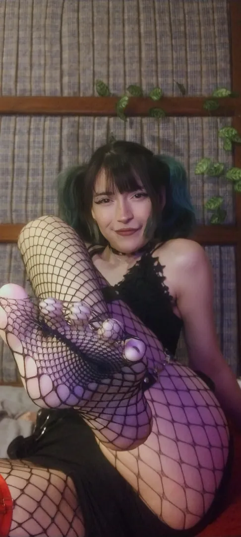 Come closer and let me devour you