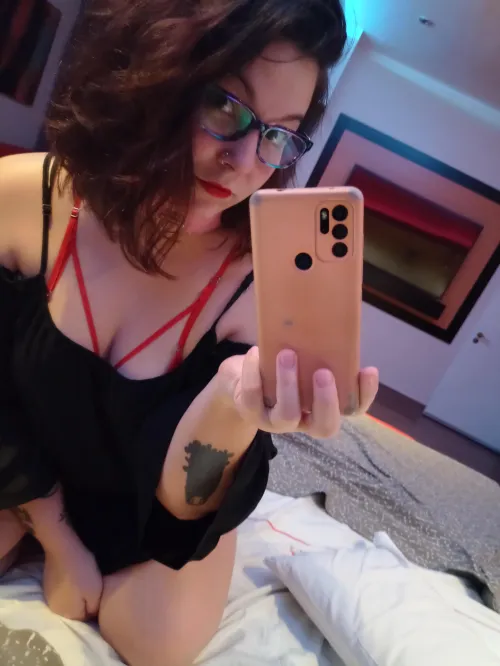 come find out if I look good in red lingerie or not