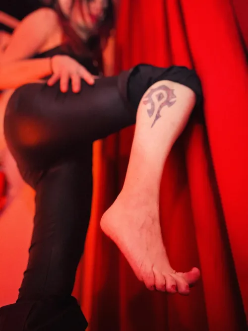 Come here and please your Goddess with a soft massage