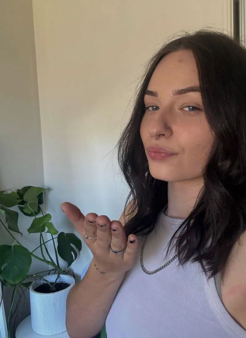 Come say hi… I don’t bite. Much