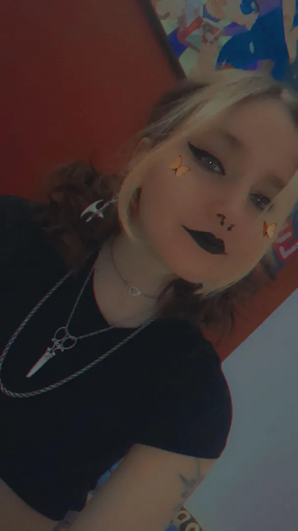 come see whats underneath x <3