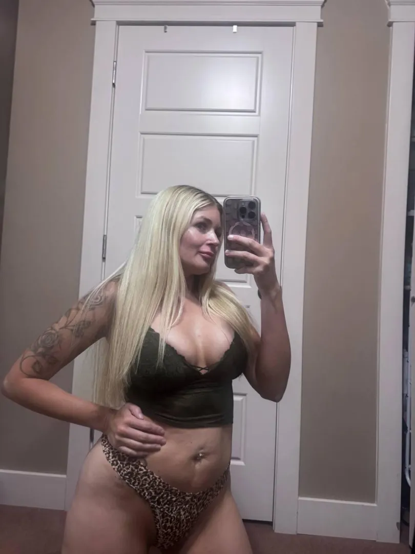 Compliment me and I’ll send 31 free nudes. (I really send, try me)