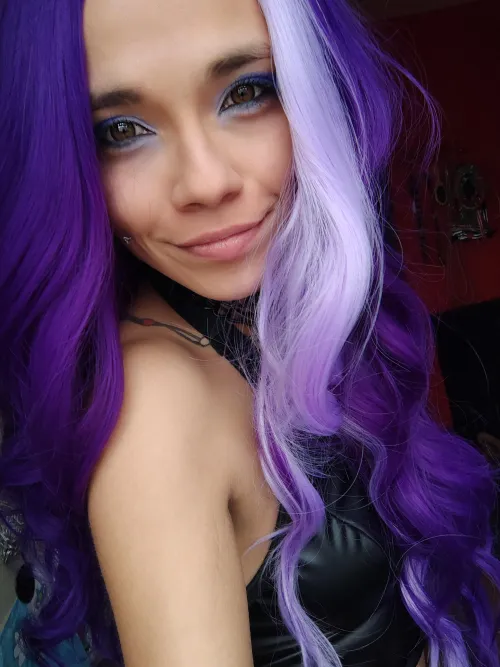 Compliments my skin 💜