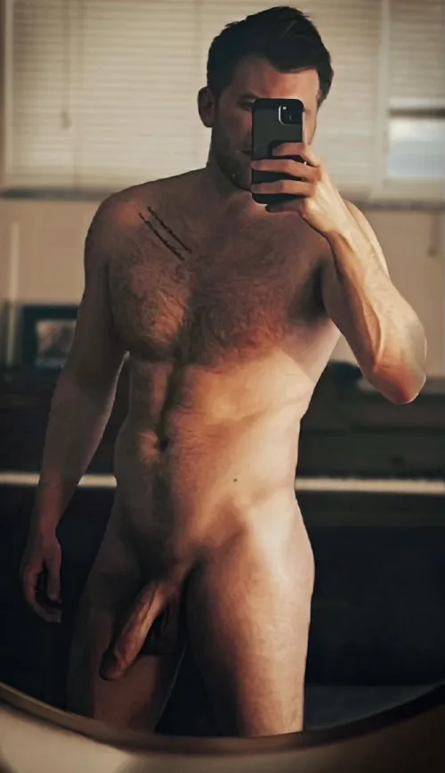 Confidence looks best naked