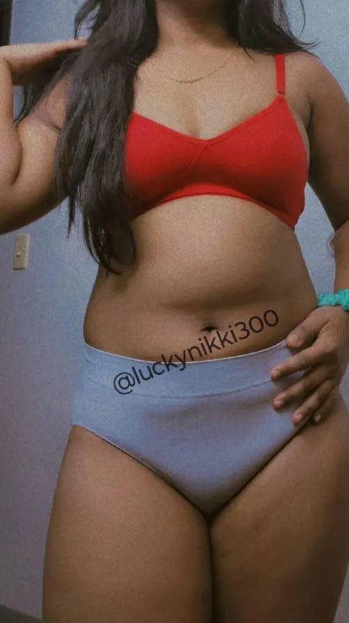 [Couple] [27] [Chicago] - Looking for Couples