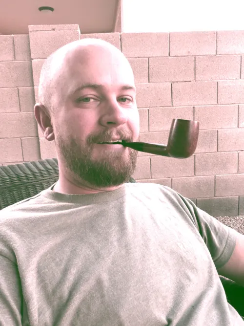 Cracked open my first tin of Peterson Flake