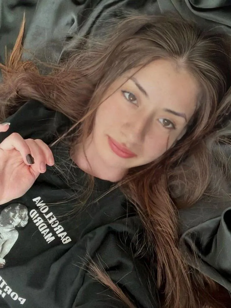 craving for an older man to cheat w me.. wanna get wild, daddy?