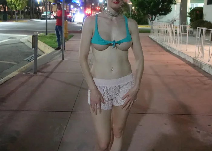 Crossnetwork bing challenge #23: Braless and a crop top! (f)