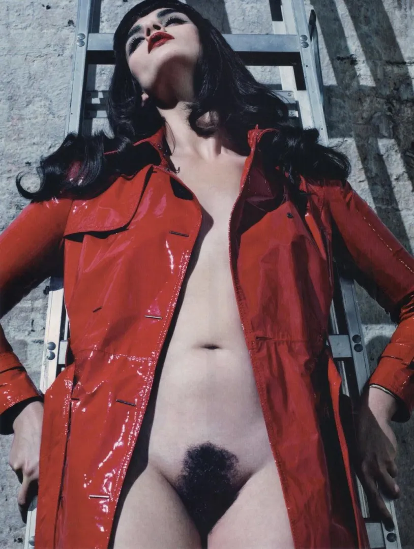 Crystal Renn | Vogue Paris, 5-2010 | ph. Steven Klein